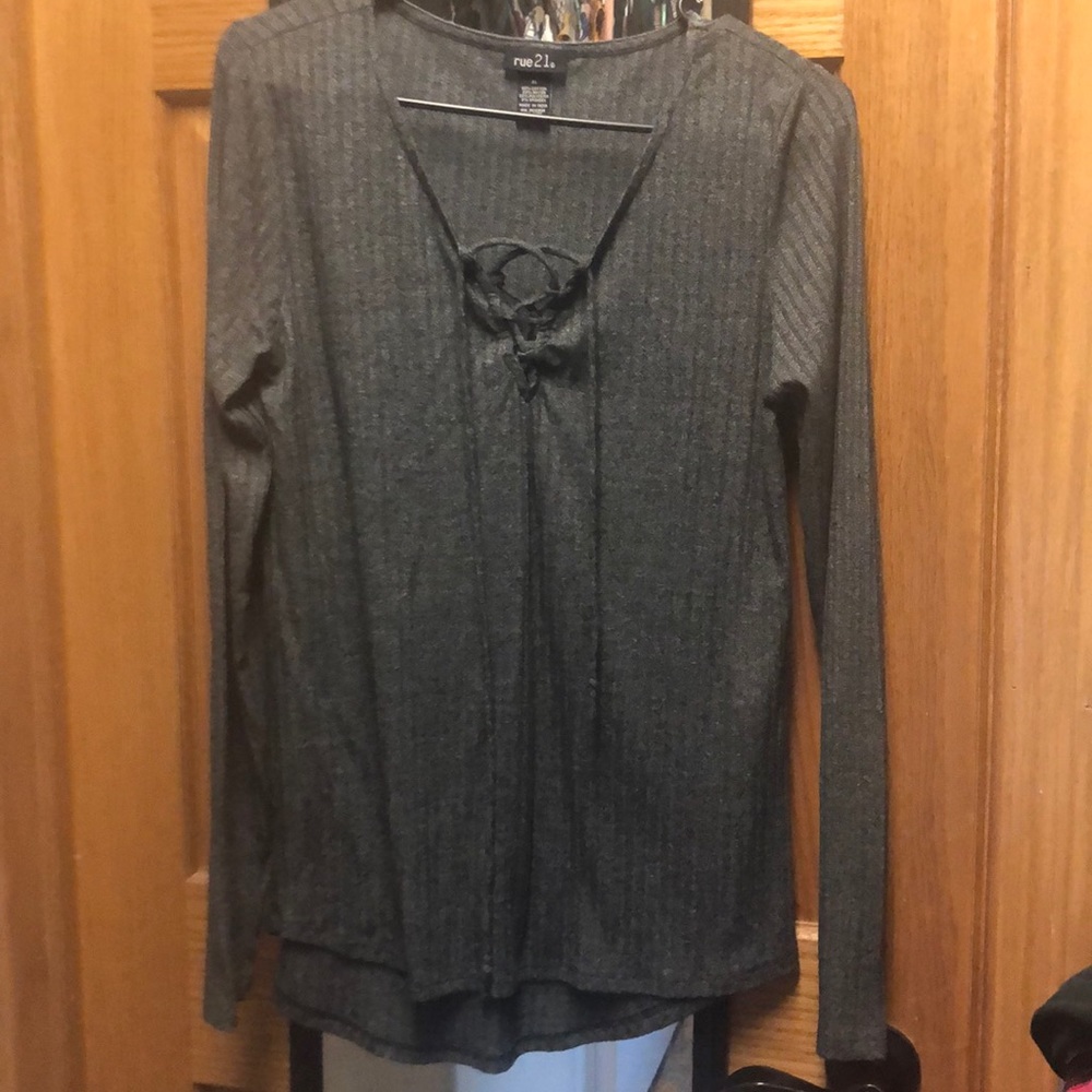 Rue 21 grey top